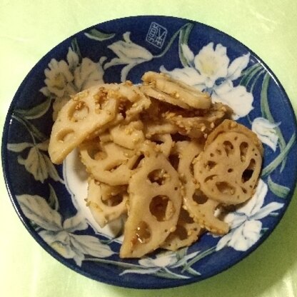 沢山食べたかったので、倍量作りました♥️レンコンのシャキシャキ食感とニンニクが合いますね♪お弁当のすき間にもバッチリでした♥️シンプルな味付け好きで～す!!